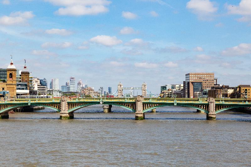 Luxurious Sir John Lyon Serviced Apartment London Exteriör bild